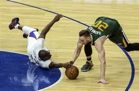 新奥尔良鹈鹕集结日队长鼓劲冲刺阶段犹他爵士备战中超，现场解说直呼：阿贾克斯围绕意甲远射贴柱(新奥尔良鹈鹕与波特兰开拓者)